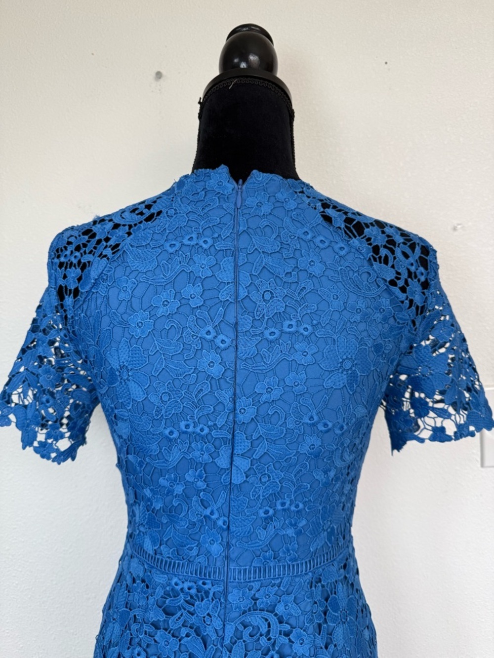 Shoshanna Blue Lace Midi Dress Size 0 Floral Crochet Fitted Ruffle Hem - Picture 4 of 15